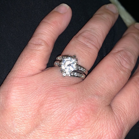 2 wedding sets and 1 engagement ring sizes 6.5-7 - Picture 2 of 4